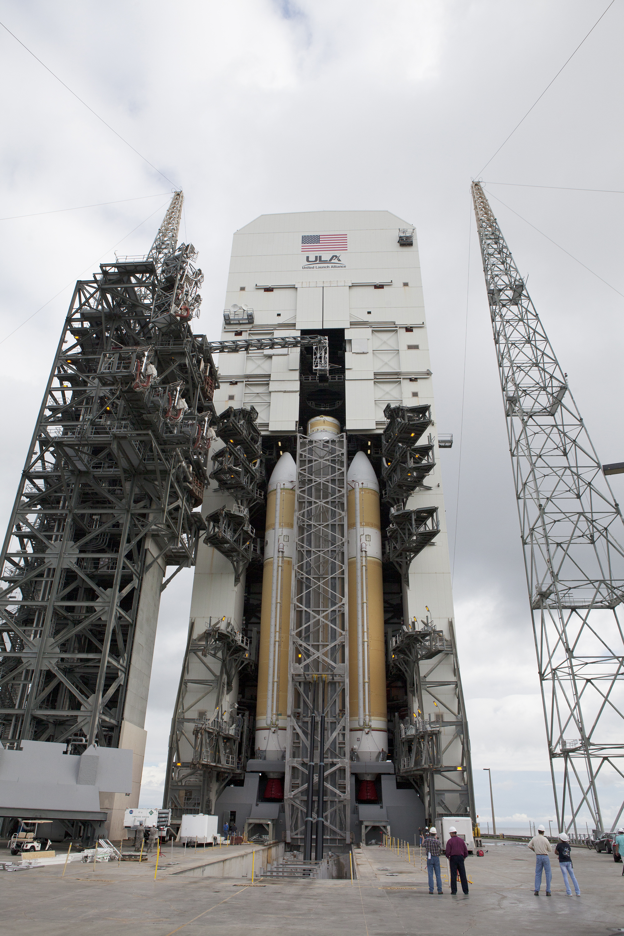 The Delta IV launch vehicle for Orion's first flight leaves the vehicle assembly building to make the journey to the launch pad - 2nd October 2014